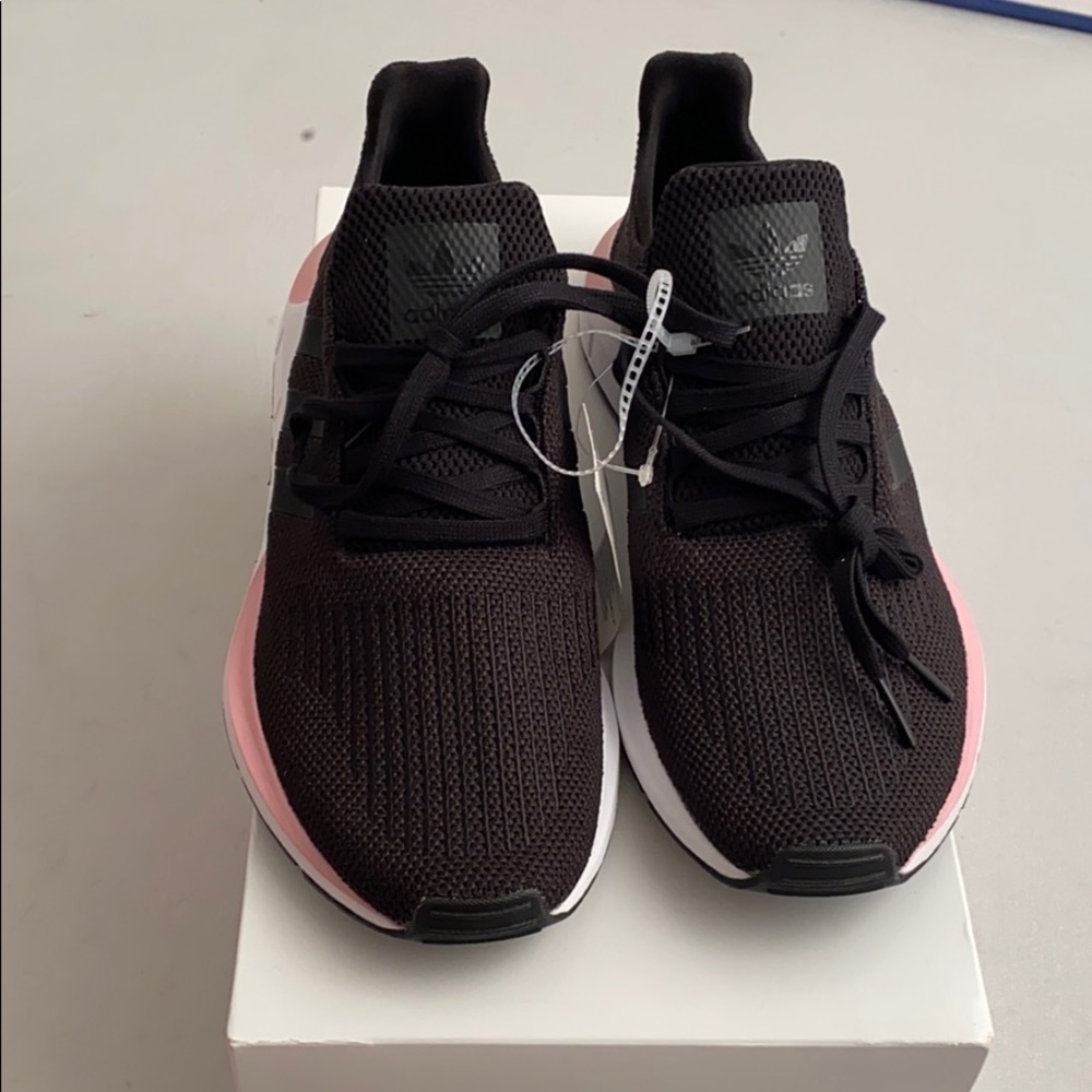 Adidas Swiftrun black and light pink mesh running sneakers 11